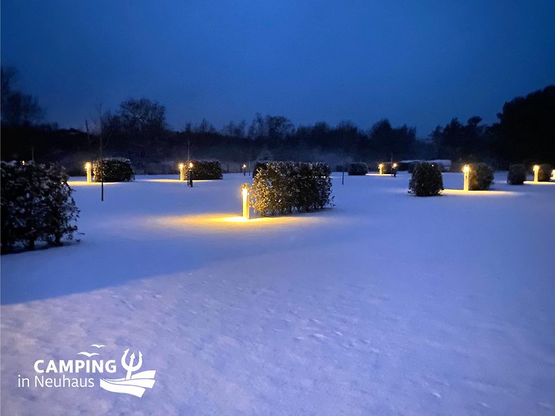 Schnee auf dem Campingplatz im März 2023