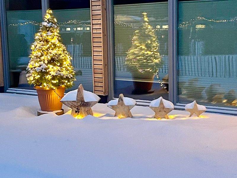 Weihnachtlicher Schmuck in Camping in Neuhaus