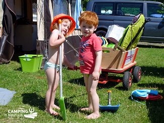 Familie auf Camping in Neuhaus